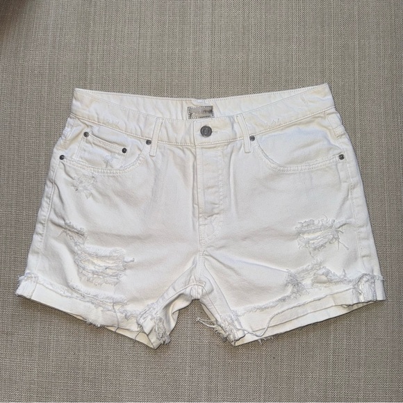 Mother Loosey Fray Jean Short White - Picture 3 of 10